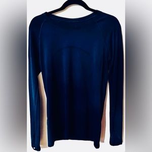 Lululemon Swiftly Tech Long Sleeve Top 2.0 in Navy Blue Size 10